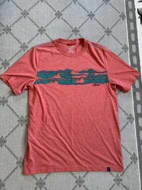 L.L. Bean Men’s Coral Red Short Sleeve Graphic Tee